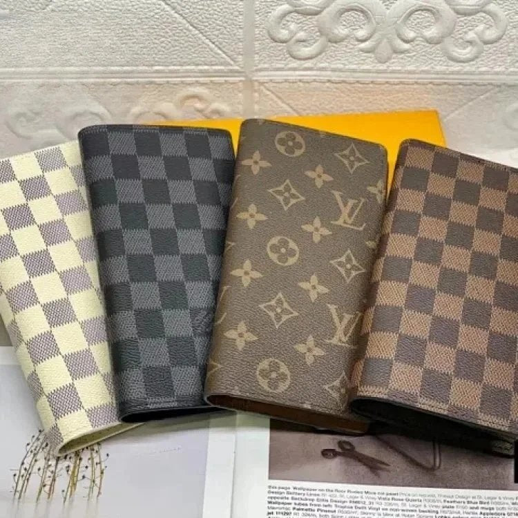 Louis Vuitton Damier and Monogram Wallets [40 styles]