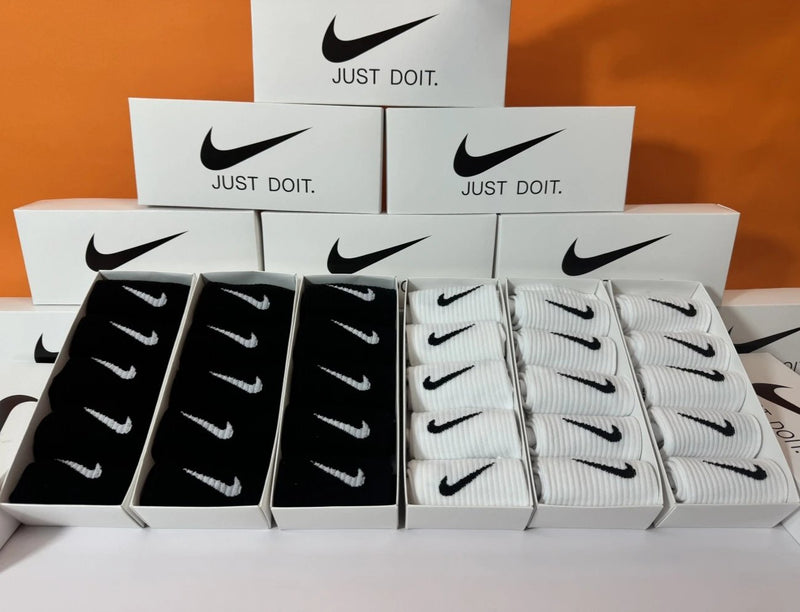 Nike Swoosh Crew Socks [36 styles]